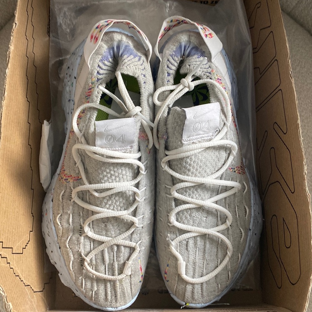 Nike Women's Sneakers in Gray and White